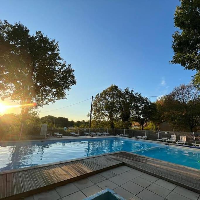 N°2 Gite 4 Personnes* Au Coeur De La Nature Saint-Aubin-de-Nabirat المظهر الخارجي الصورة